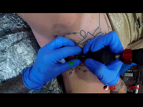 ❤️ Ekstreme tatuita varmulo Sully Savage ricevis tatuon sur sia klitoro Anala porno ĉe ni % eo.courseclass.ru% ❌❤